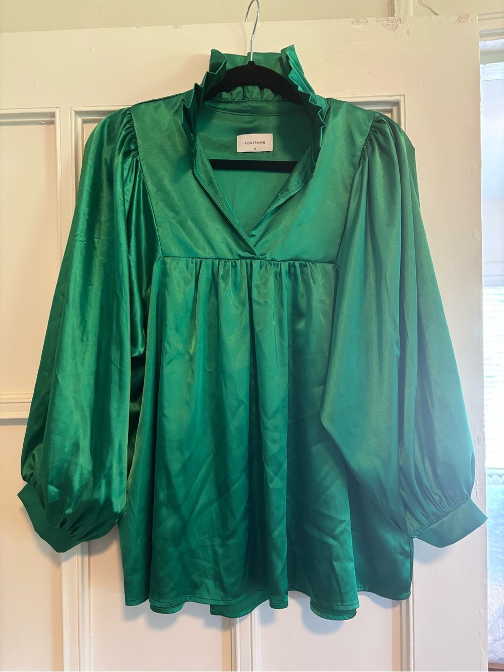 Adrienne ‘Morgan’ Kelley Green Flowy Satin Blouse Size L Cocktail Party